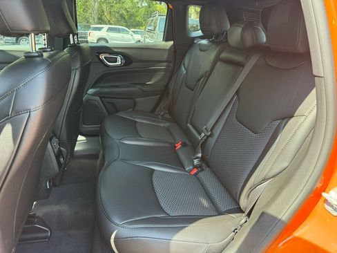 Used 2026 Jeep Compass Latitude AWD/4WD image 7