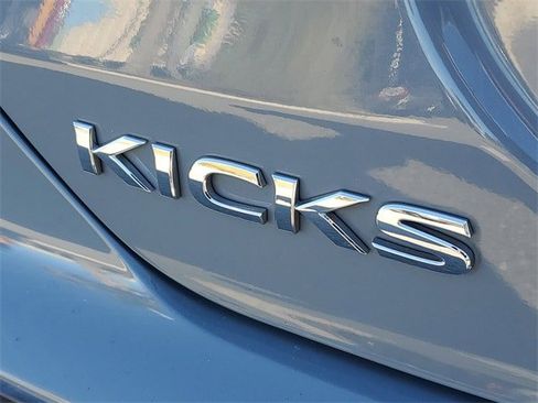 Used 2021 Nissan Kicks SV image 6