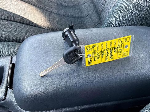 Used 2004 Chevrolet Cavalier Sedan w/ Preferred Equipment Group FWD image 14