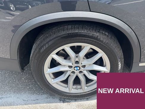 Used 2022 BMW X5 xDrive40i w/ Premium Package AWD/4WD image 12