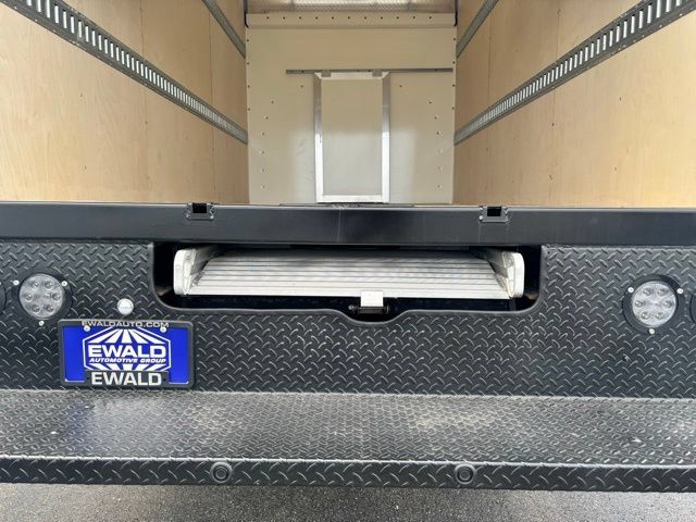 Used 2025 GMC Savana 3500 w/ Power Convenience Package RWD image 3