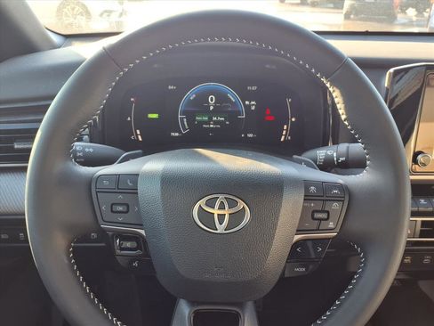 Certified 2025 Toyota Camry SE w/ Convenience Package image 15