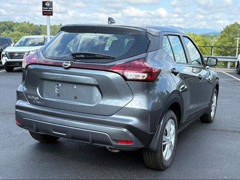 Certified 2025 Nissan Kicks Play S image 8