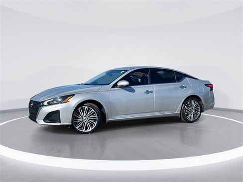 Used 2023 Nissan Altima 2.5 SL image 1