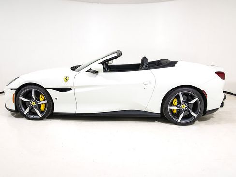 Certified 2022 Ferrari Portofino M RWD image 8