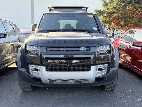 Used 2023 Land Rover Defender 110 S image 2