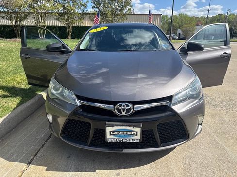 Used 2015 Toyota Camry XSE w/ Moonroof Package image 8