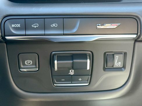 Used 2023 Cadillac Escalade V image 28