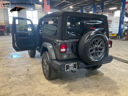 Used 2024 Jeep Wrangler Sport S image 29