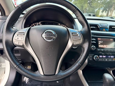 Used 2014 Nissan Altima 2.5 SV w/ Convenience Package image 25