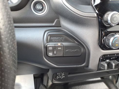 Used 2024 RAM 3500 Tradesman w/ Chrome Appearance Group AWD/4WD image 14