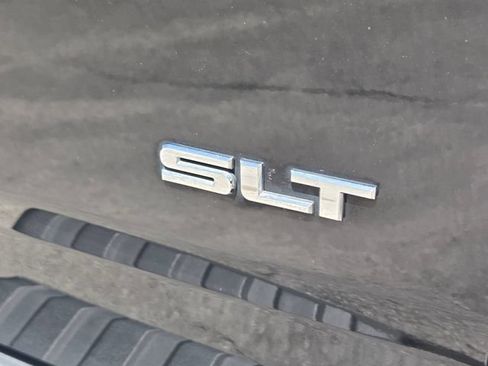 Used 2018 GMC Canyon SLT w/ Trailering Package RWD image 17