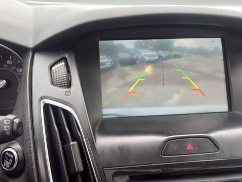 Used 2018 Ford Focus Titanium FWD image 33