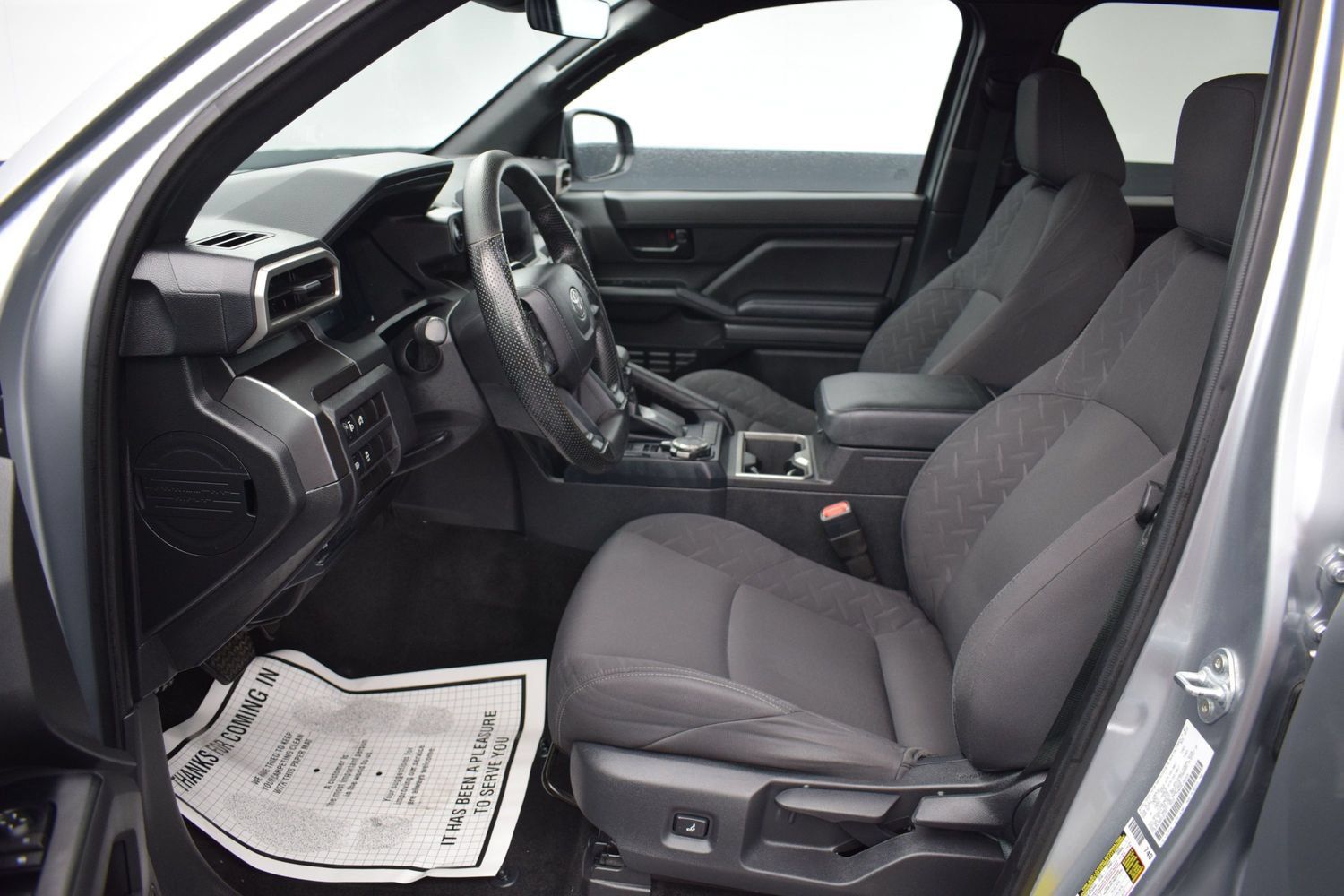 Used 2025 Toyota Tacoma SR5 AWD/4WD image 13