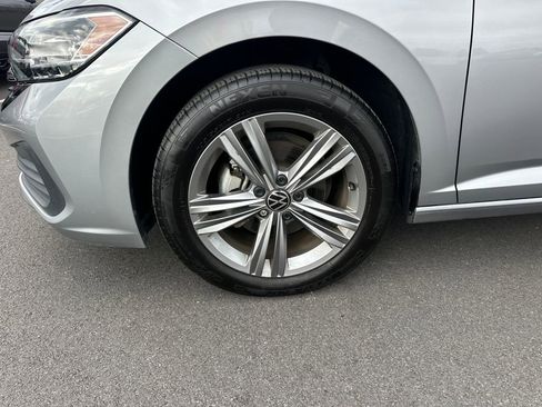 Used 2024 Volkswagen Jetta SE image 12