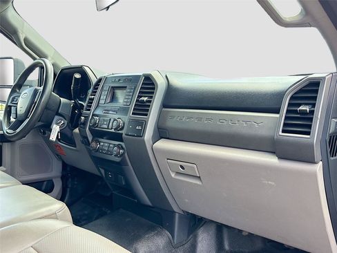 Used 2019 Ford F550 4x4 Regular Cab Super Duty image 21