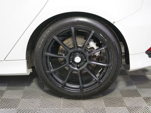 Used 2018 Ford Focus ST w/ Equipment Group 401A FWD image 20