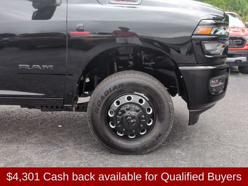 New 2026 RAM 3500 Big Horn AWD/4WD image 9