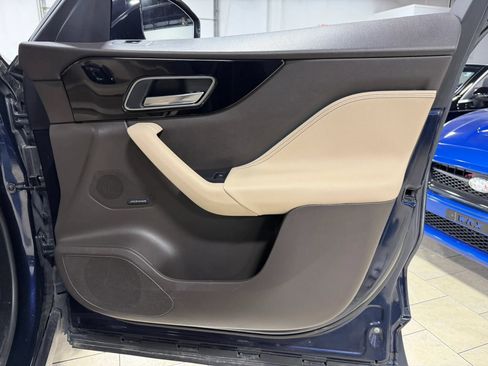 Used 2019 Jaguar F-PACE Prestige AWD/4WD image 36