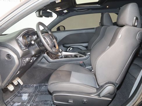 Used 2022 Dodge Challenger R/T w/ Blacktop Package image 11