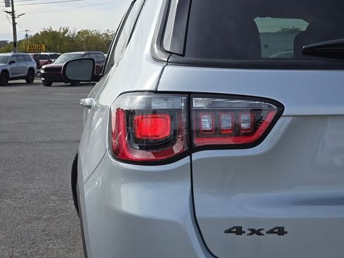 New 2026 Jeep Compass Latitude image 10