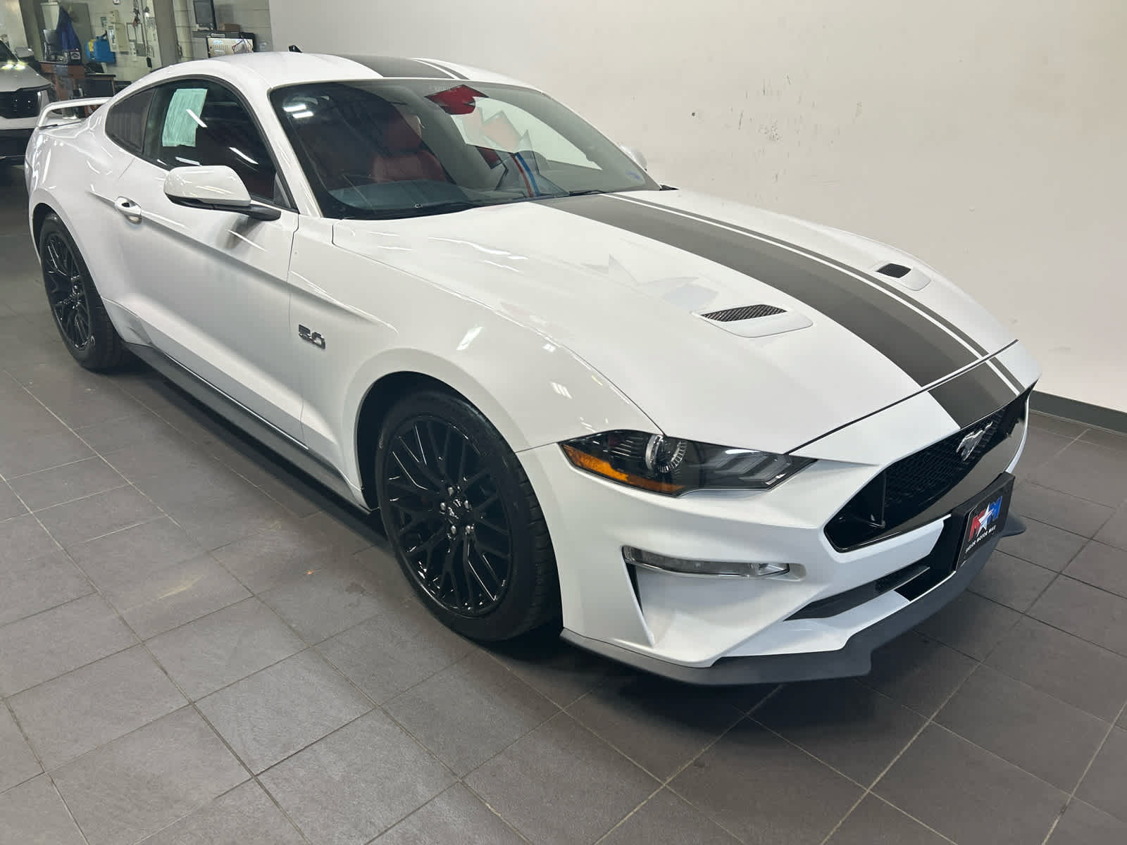 Used 2022 Ford Mustang GT Premium w/ GT Performance Package RWD image 2