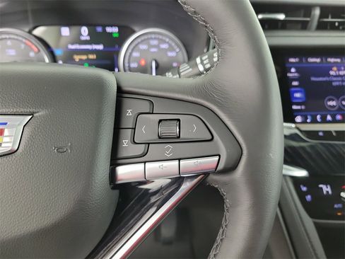 Certified 2025 Cadillac XT6 Premium Luxury w/ Technology Package image 24