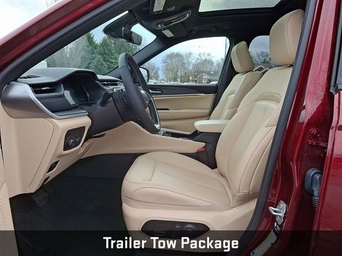 Used 2025 Jeep Grand Cherokee L Limited w/ Trailer Tow Package image 19