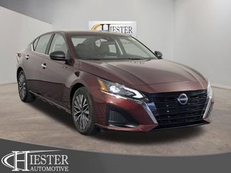 Used 2025 Nissan Altima 2.5 SV FWD video 1