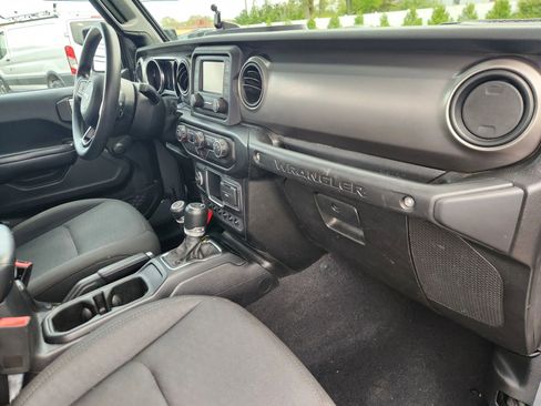 Used 2020 Jeep Wrangler Sport AWD/4WD image 38