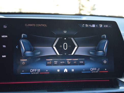 Used 2026 BMW X2 xDrive28i w/ Technology Package image 22