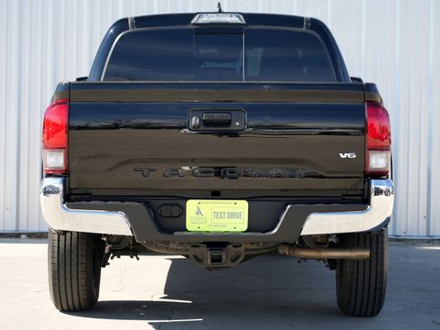 Used 2018 Toyota Tacoma SR5 image 10