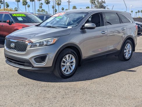 Used 2016 Kia Sorento L image 5