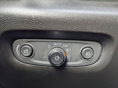 Used 2020 Chevrolet Traverse LT w/ LT Premium Package image 55