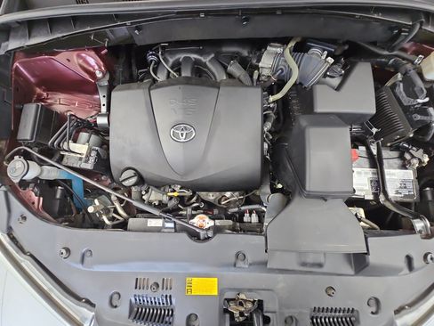Used 2019 Toyota Highlander XLE FWD image 32