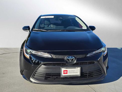 Used 2025 Toyota Corolla LE image 8