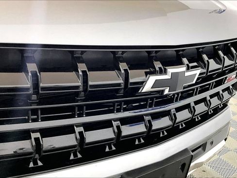 Used 2025 Chevrolet Suburban Z71 AWD/4WD image 24