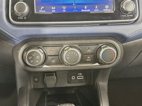 Used 2025 Nissan Versa SV FWD image 23