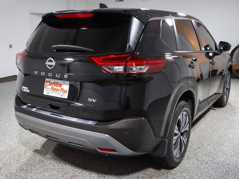 Used 2023 Nissan Rogue SV image 7