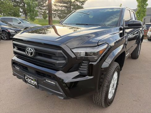 Used 2025 Toyota Tacoma SR5 AWD/4WD image 3