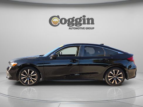 Used 2024 Honda Civic EX-L image 2