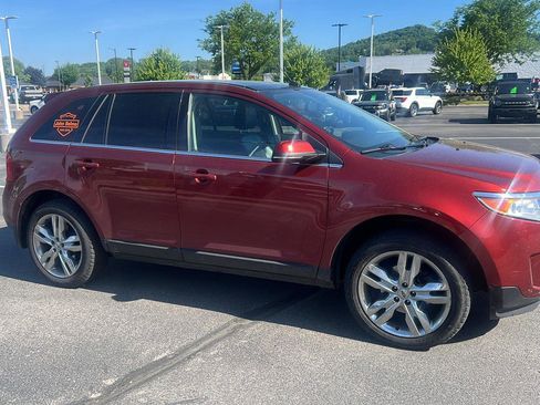 Used 2014 Ford Edge Limited w/ Equipment Group 302A AWD/4WD image 2