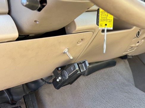 Used 2001 Ford F250 Lariat image 19