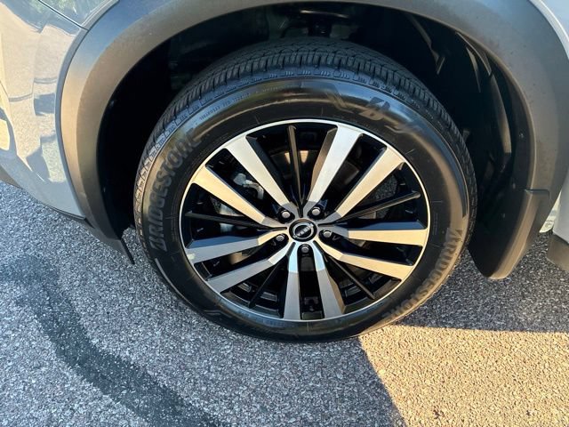 Used 2025 Nissan Pathfinder Platinum AWD/4WD image 11