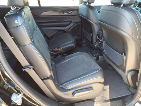 New 2025 Jeep Grand Cherokee L Altitude AWD/4WD image 8