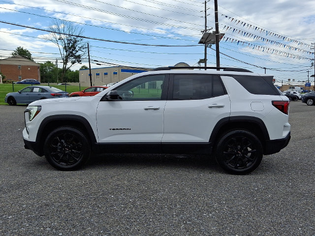 Used 2026 GMC Terrain Elevation w/ Elevation Premium Package FWD image 8