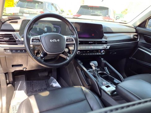 Used 2025 Kia Telluride S FWD image 9