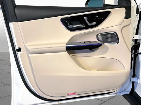 New 2026 Mercedes-Benz GLC 300 4MATIC image 11