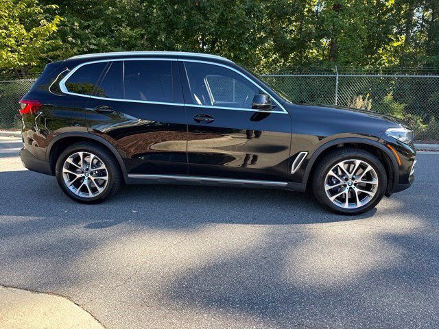 Used 2019 BMW X5 xDrive40i w/ Premium Package 2 AWD/4WD image 4