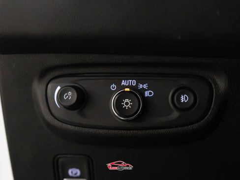 Used 2019 GMC Terrain Denali w/ Advanced Safety Package image 37